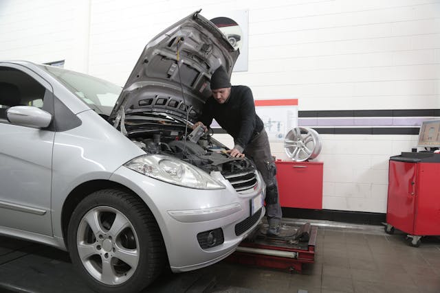 kereta yang sesuai guna minyak enjin ester